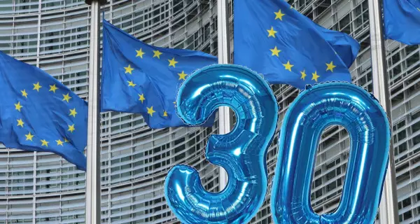 Europaflaggen. Foto: Tim Reckmann, CC-BY 2.0. Collage: LpB Europaflaggen. Foto: Tim Reckmann, CC-BY 2.0. Collage: LpB